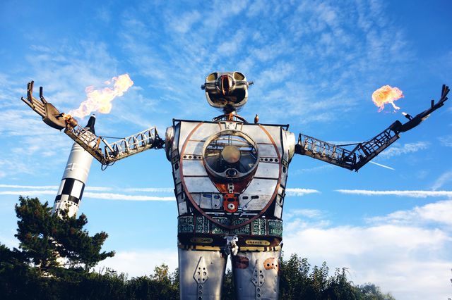 Robot Resurrection, 30 feet tall, made mostly from airplane parts, and equipped to shoot flame<br/>
